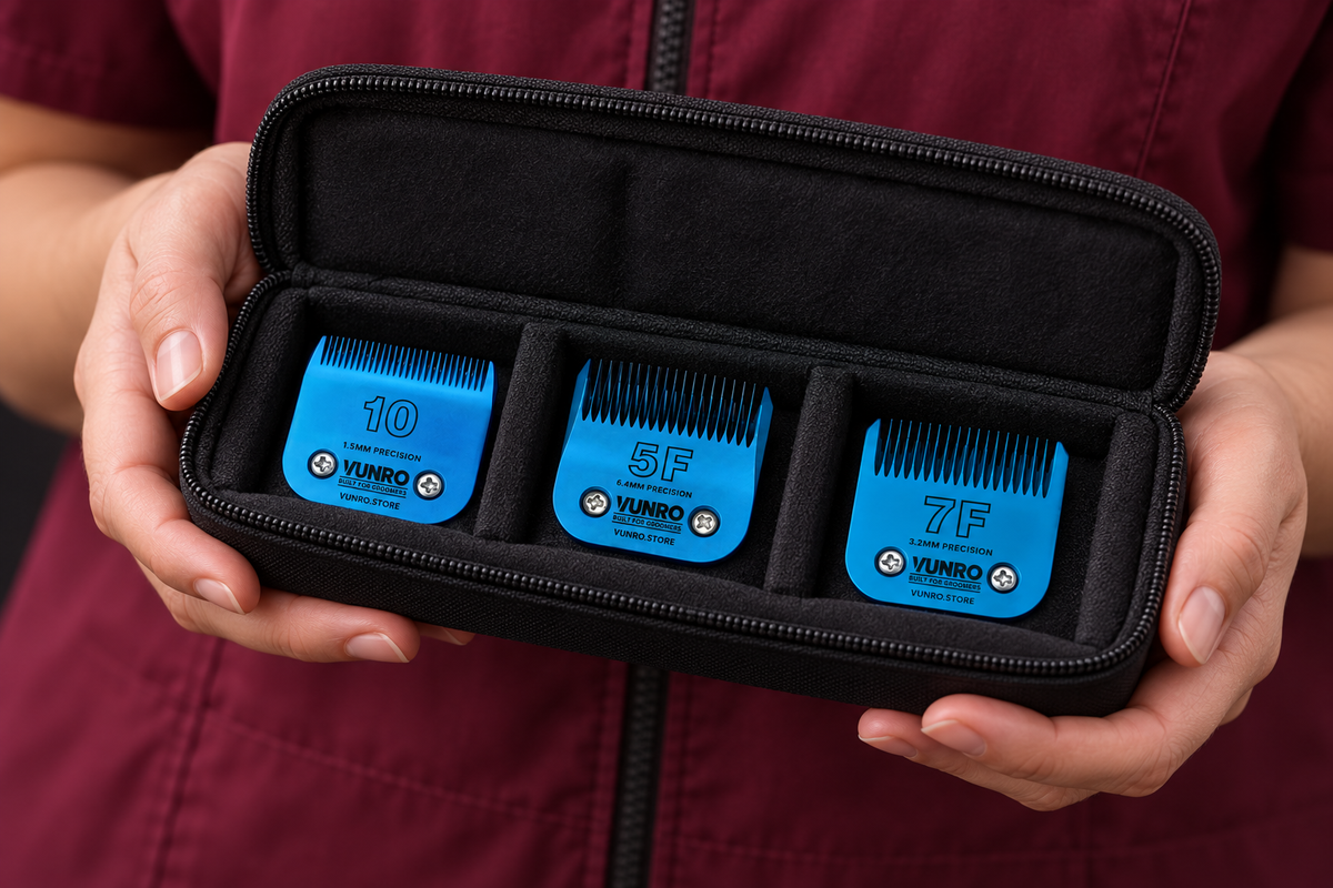 Three VUNRO blue blades protected in separate compartments of a reserve kit